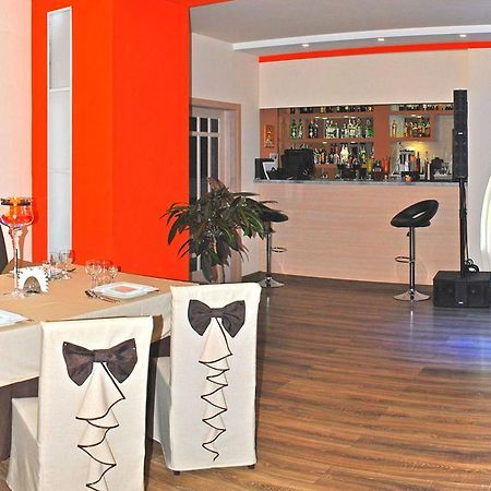 Komplex Apelsin Otel Yuzhne Dış mekan fotoğraf